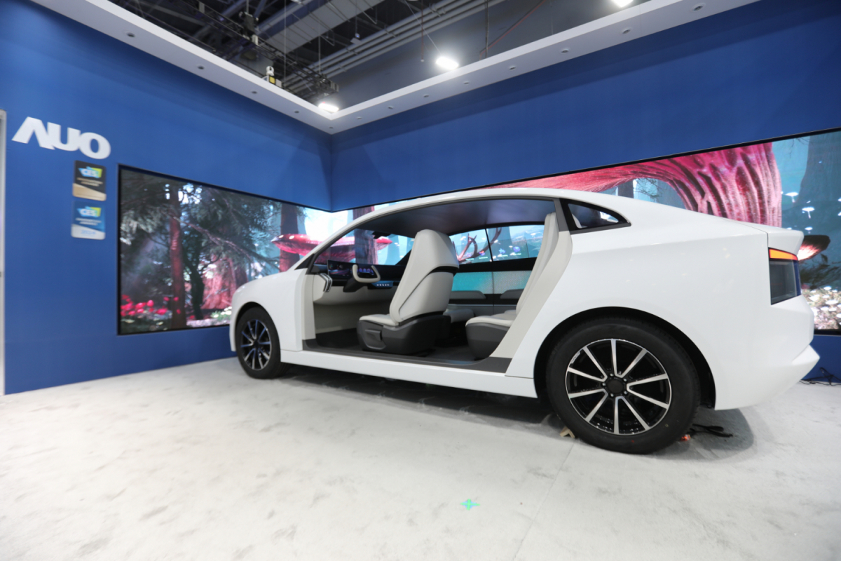ng28南宮相信品牌力量發(fā)表全新Smart Cockpit 2024，大秀顯示應(yīng)用成果、及釋放Micro LED終極顯示技術(shù)量能的全新智慧座艙，以營造突破性、沉浸式的視覺體驗(yàn)，重新定義智慧座艙，滿足駕乘人員的全方位感受。