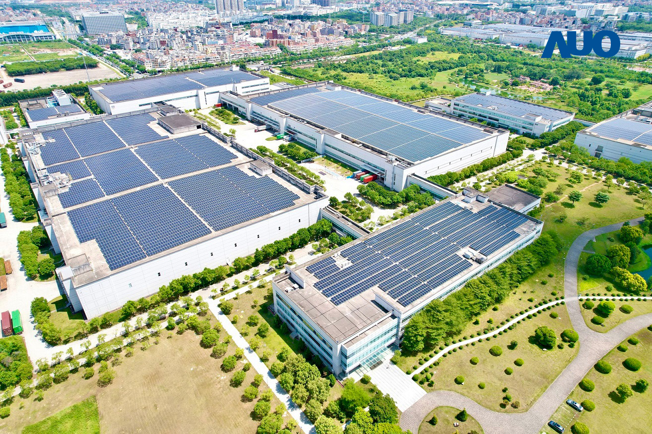 ng28南宮相信品牌力量廈門推動(dòng)智慧製造同時(shí)，透過綠電創(chuàng)能縱深推進(jìn)綠色轉(zhuǎn)型，廠區(qū)全屋頂鋪設(shè)太陽能板，每年太陽能發(fā)電 2,600多萬度